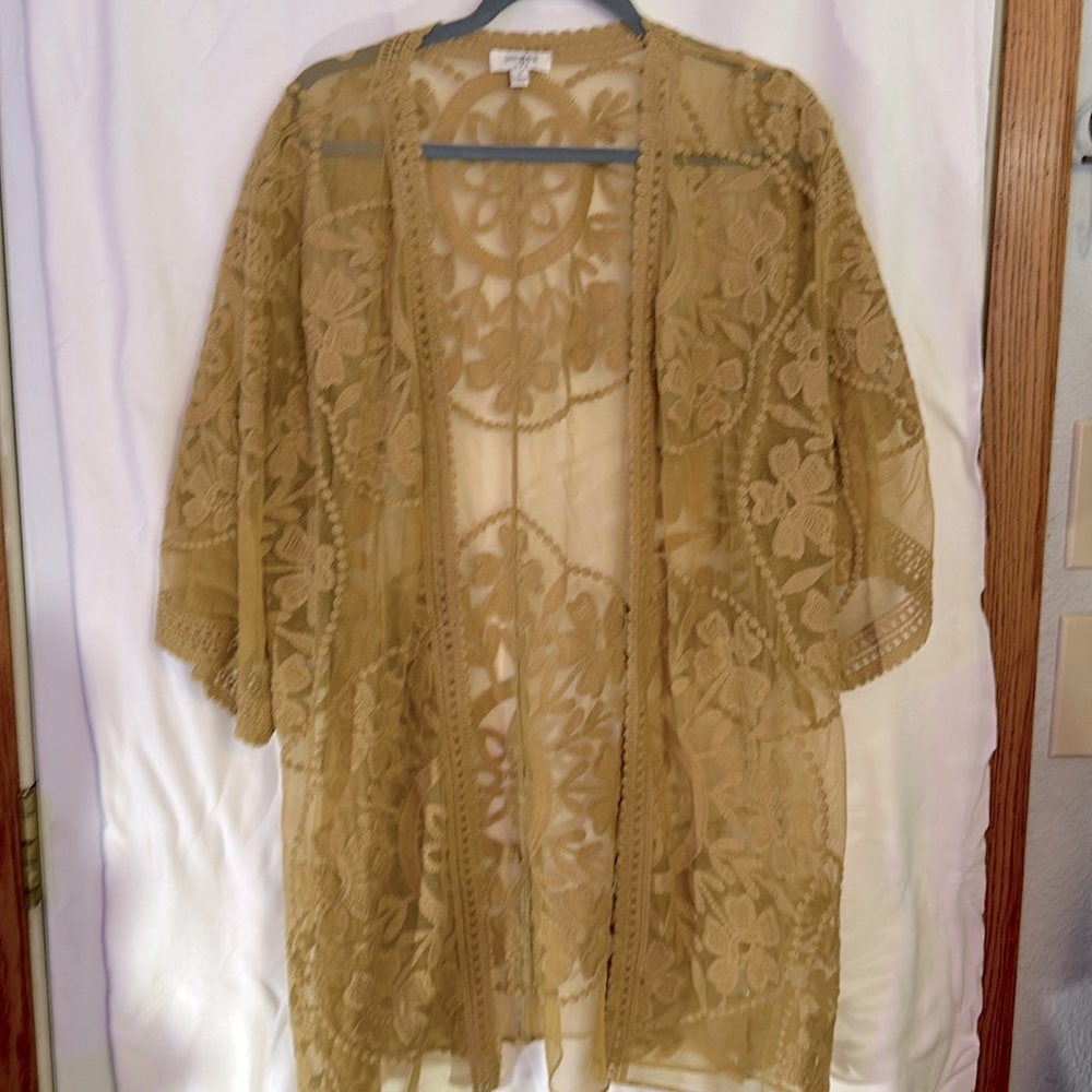 Umgee Mustard Lace Kimono,Size small. Crocheted on edges. 60% cotton.40% poly.